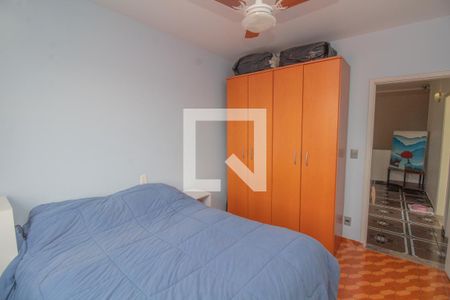 Casa à venda com 232m², 4 quartos e 3 vagas Casa à venda com 232m², 4 quartos e 3 vagasQuarto
