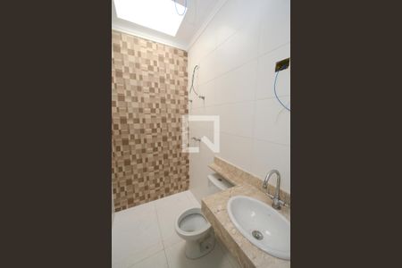 Casa à venda com 110m², 3 quartos e 2 vagasBanheiro