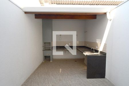 Casa à venda com 110m², 3 quartos e 2 vagasQuintal