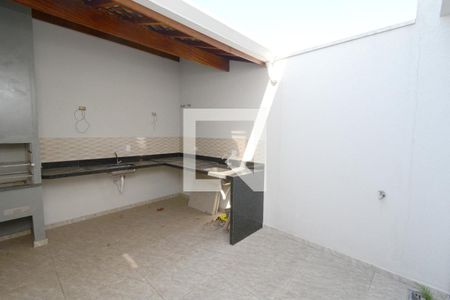 Casa à venda com 110m², 3 quartos e 2 vagasQuintal