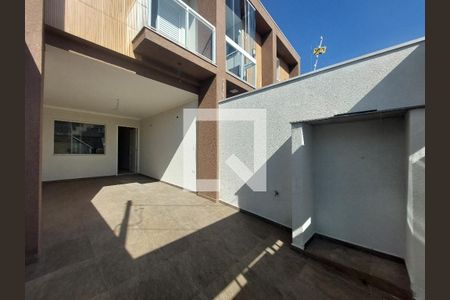 Casa à venda com 110m², 3 quartos e 2 vagasGaragem