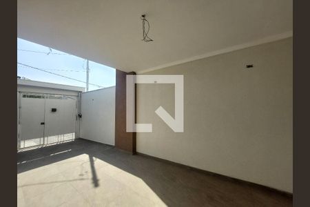 Casa à venda com 110m², 3 quartos e 2 vagasGaragem