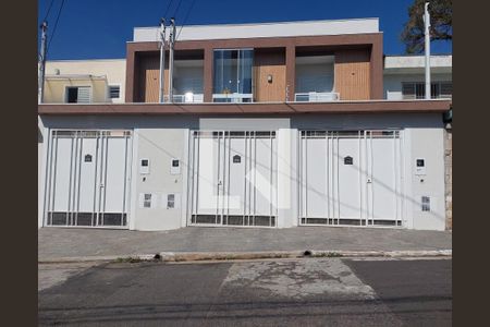 Casa à venda com 110m², 3 quartos e 2 vagasFachada