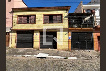 Casa à venda com 250m², 3 quartos e 3 vagasFachada
