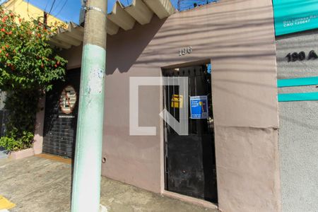 Casa à venda com 90m², 2 quartos e 1 vaga Casa à venda com 90m², 2 quartos e 1 vagaFachada