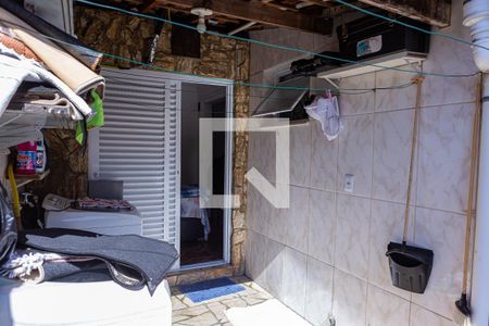 Casa de condomínio à venda com 73m², 2 quartos e 1 vagaÁrea de Serviço