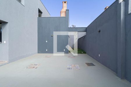 Casa à venda com 160m², 4 quartos e 4 vagas Casa à venda com 160m², 4 quartos e 4 vagasGaragem