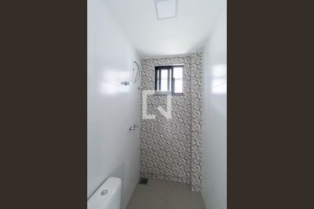 Casa à venda com 160m², 4 quartos e 4 vagas Casa à venda com 160m², 4 quartos e 4 vagasPiso superior Lavabo/Banheiro social 1