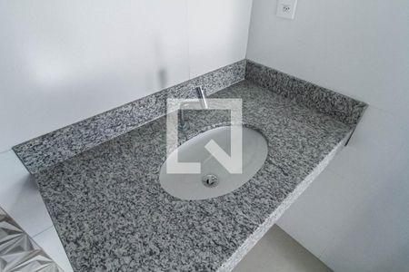 Casa à venda com 160m², 4 quartos e 4 vagas Casa à venda com 160m², 4 quartos e 4 vagasPiso superior Banheiro social 2