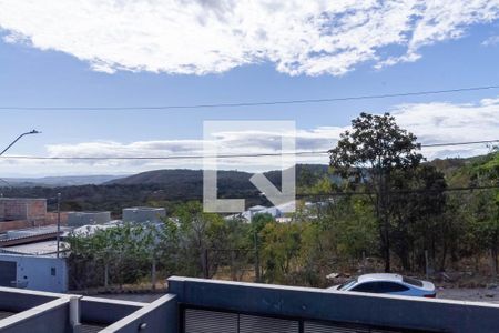 Casa à venda com 160m², 4 quartos e 4 vagas Casa à venda com 160m², 4 quartos e 4 vagasVista