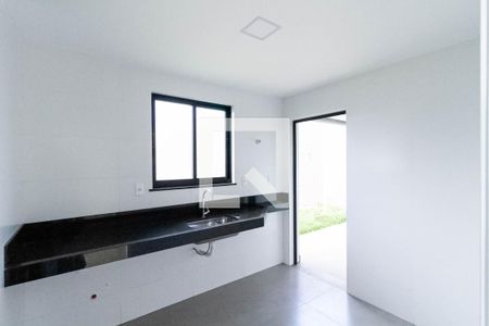 Casa à venda com 160m², 4 quartos e 4 vagas Casa à venda com 160m², 4 quartos e 4 vagasPiso superior Cozinha