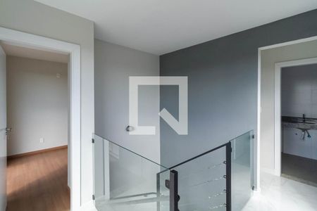 Casa à venda com 160m², 4 quartos e 4 vagas Casa à venda com 160m², 4 quartos e 4 vagasPiso superior Corredor