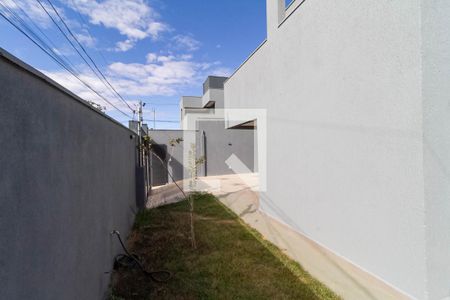 Casa à venda com 160m², 4 quartos e 4 vagas Casa à venda com 160m², 4 quartos e 4 vagasQuintal
