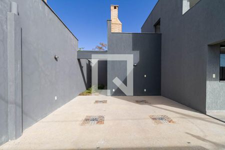 Casa à venda com 160m², 4 quartos e 4 vagas Casa à venda com 160m², 4 quartos e 4 vagasGaragem