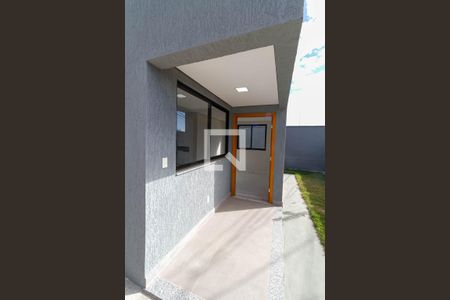 Casa à venda com 160m², 4 quartos e 4 vagas Casa à venda com 160m², 4 quartos e 4 vagasEntrada