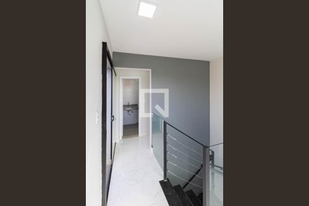 Casa à venda com 160m², 4 quartos e 4 vagas Casa à venda com 160m², 4 quartos e 4 vagasCorredor