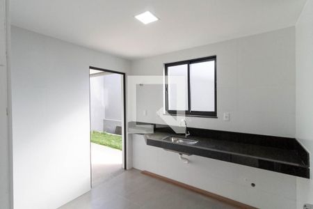 Casa à venda com 160m², 4 quartos e 4 vagas Casa à venda com 160m², 4 quartos e 4 vagasCozinha