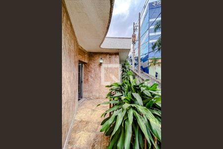 Casa à venda com 420m², 5 quartos e 11 vagasEntrada