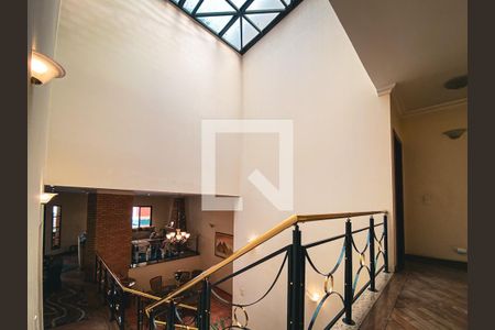 Casa à venda com 380m², 3 quartos e 5 vagasEscada