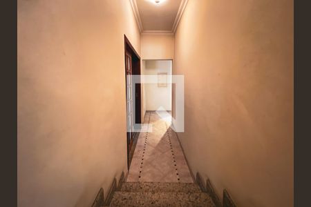 Casa à venda com 380m², 3 quartos e 5 vagasCorredor