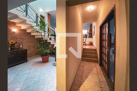 Casa à venda com 380m², 3 quartos e 5 vagasCorredor