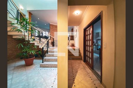 Casa à venda com 380m², 3 quartos e 5 vagasCorredor