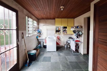 Casa à venda com 400m², 4 quartos e 2 vagas Casa à venda com 400m², 4 quartos e 2 vagasÁrea de Serviço