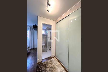 Apartamento à venda com 103m², 3 quartos e 2 vagas Apartamento à venda com 103m², 3 quartos e 2 vagasCloset da suíte