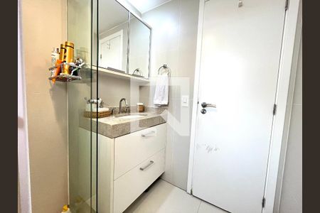 Apartamento à venda com 103m², 3 quartos e 2 vagas Apartamento à venda com 103m², 3 quartos e 2 vagasBanheiro da Suíte
