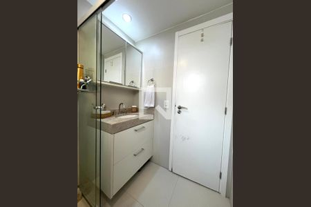 Apartamento à venda com 103m², 3 quartos e 2 vagas Apartamento à venda com 103m², 3 quartos e 2 vagasBanheiro da Suíte