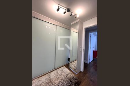 Apartamento à venda com 103m², 3 quartos e 2 vagas Apartamento à venda com 103m², 3 quartos e 2 vagasCloset da suíte