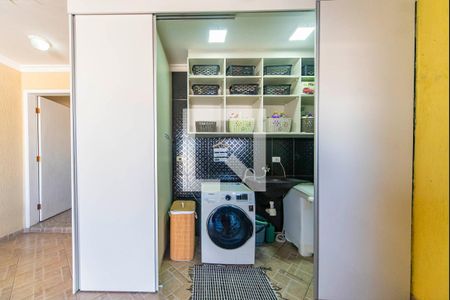 Apartamento à venda com 132m², 2 quartos e 1 vaga Apartamento à venda com 132m², 2 quartos e 1 vagaÁrea de Serviço