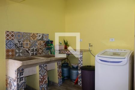 Casa à venda com 245m², 3 quartos e 7 vagas Casa à venda com 245m², 3 quartos e 7 vagasQuintal e Área de Serviço