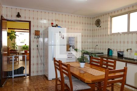 Casa à venda com 245m², 3 quartos e 7 vagas Casa à venda com 245m², 3 quartos e 7 vagasCozinha