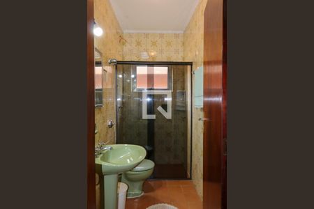 Casa à venda com 245m², 3 quartos e 7 vagas Casa à venda com 245m², 3 quartos e 7 vagasBanheiro Social 2