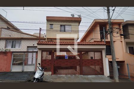 Casa à venda com 245m², 3 quartos e 7 vagas Casa à venda com 245m², 3 quartos e 7 vagasFachada