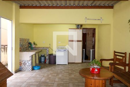 Casa à venda com 245m², 3 quartos e 7 vagas Casa à venda com 245m², 3 quartos e 7 vagasQuintal e Área de Serviço