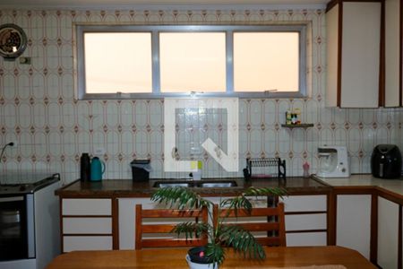 Casa à venda com 245m², 3 quartos e 7 vagas Casa à venda com 245m², 3 quartos e 7 vagasCozinha