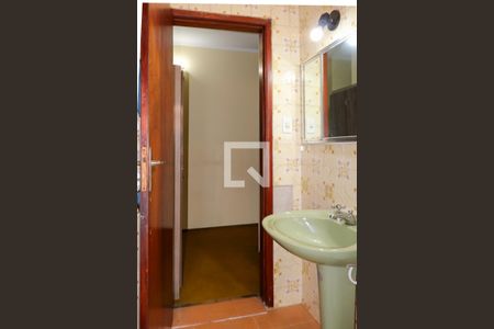 Casa à venda com 245m², 3 quartos e 7 vagas Casa à venda com 245m², 3 quartos e 7 vagasBanheiro Social 2