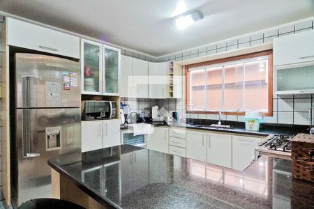 Casa à venda com 212m², 4 quartos e 4 vagasCozinha