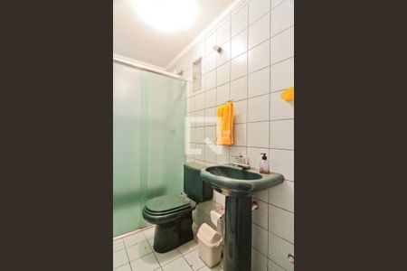 Casa à venda com 212m², 4 quartos e 4 vagasBanheiro de serviço