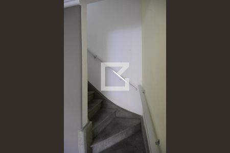 Casa à venda com 80m², 2 quartos e sem vagaEscada