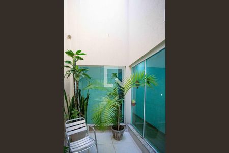 Casa à venda com 100m², 3 quartos e 2 vagasJardim de Inverno