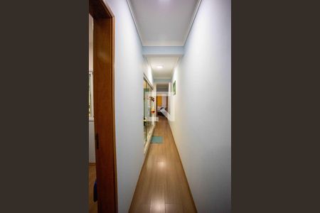 Casa à venda com 100m², 3 quartos e 2 vagasCorredor