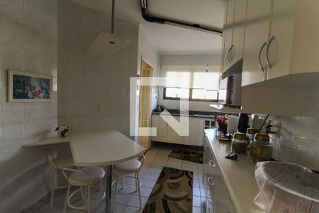 Apartamento à venda com 110m², 2 quartos e 2 vagas Apartamento à venda com 110m², 2 quartos e 2 vagasCozinha