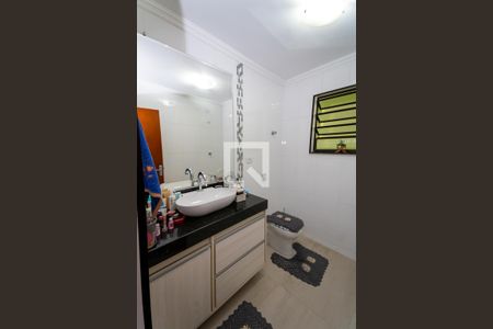 Casa à venda com 200m², 3 quartos e 2 vagas Casa à venda com 200m², 3 quartos e 2 vagasBanheiro 2