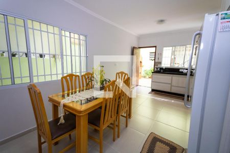 Casa à venda com 200m², 3 quartos e 2 vagas Casa à venda com 200m², 3 quartos e 2 vagasCozinha