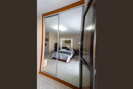 Casa à venda com 200m², 3 quartos e 2 vagas Casa à venda com 200m², 3 quartos e 2 vagasQuarto 1