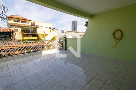 Casa à venda com 200m², 3 quartos e 2 vagas Casa à venda com 200m², 3 quartos e 2 vagasQuarto 1 - Varanda