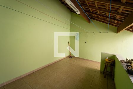 Casa à venda com 200m², 3 quartos e 2 vagas Casa à venda com 200m², 3 quartos e 2 vagasedícula